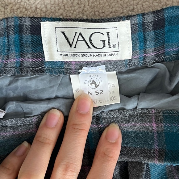 SOLD Vintage Japanese blue and grey kilt midi skirt - Picture 5 of 5